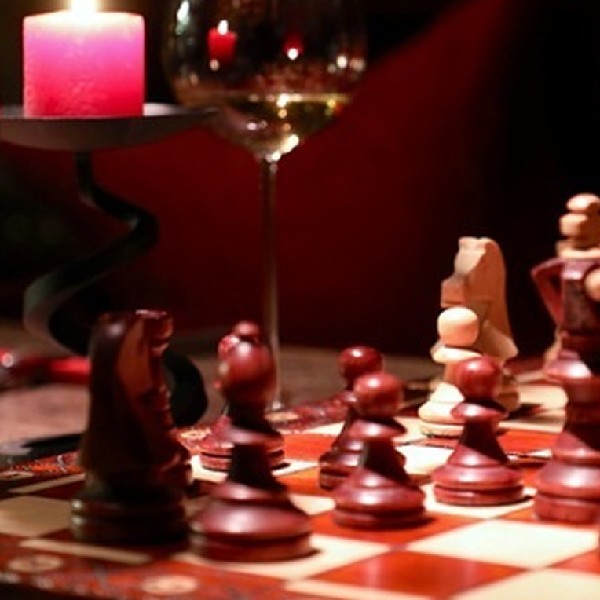 Клуб «Шахи і вино»